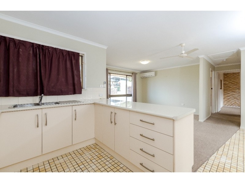 Unit 1-2/4 Camille Street, Clinton QLD 4680