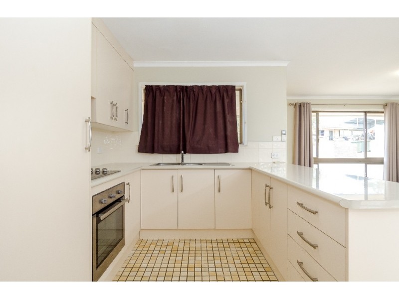 Unit 1-2/4 Camille Street, Clinton QLD 4680
