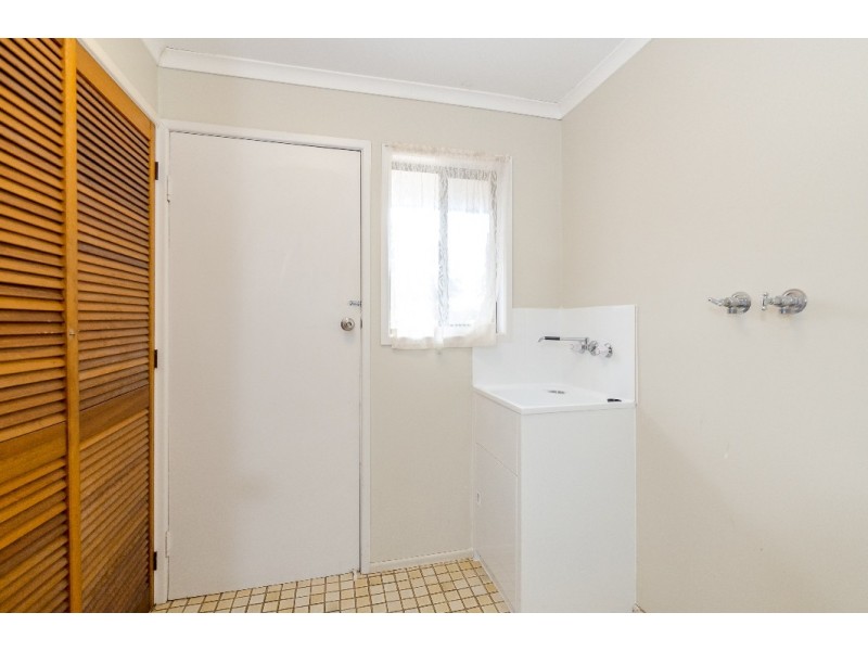 Unit 1-2/4 Camille Street, Clinton QLD 4680