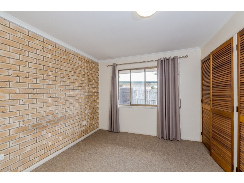 Unit 1-2/4 Camille Street, Clinton QLD 4680