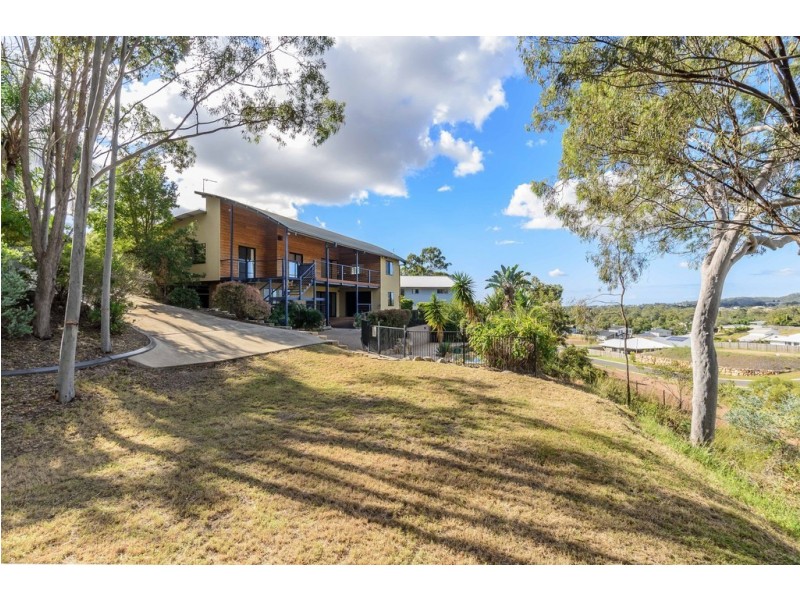 18 Llewellyn Close, Clinton QLD 4680