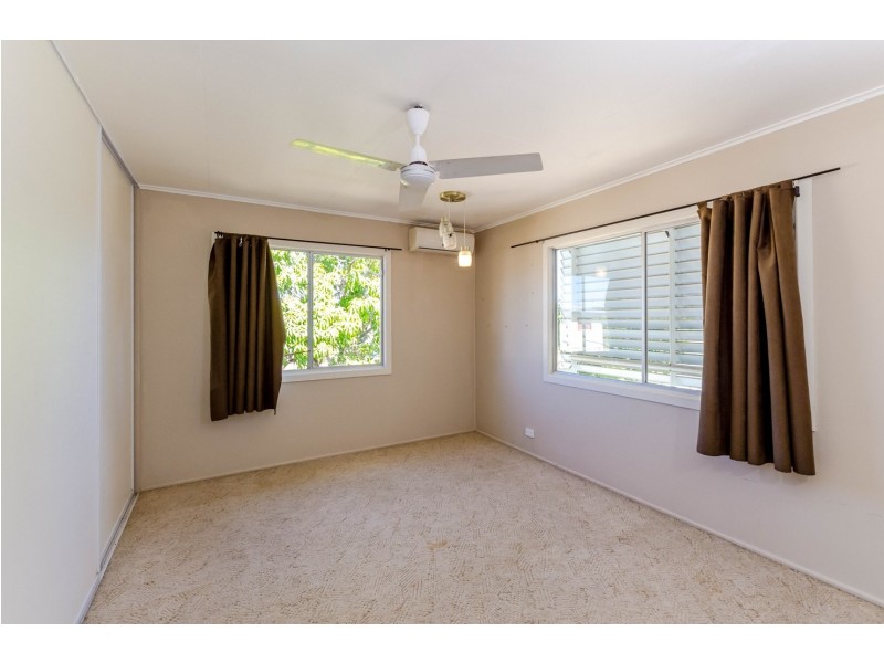12 Barry Street, West Gladstone QLD 4680