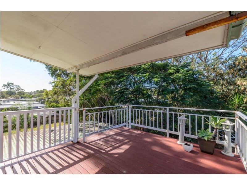 12 Barry Street, West Gladstone QLD 4680