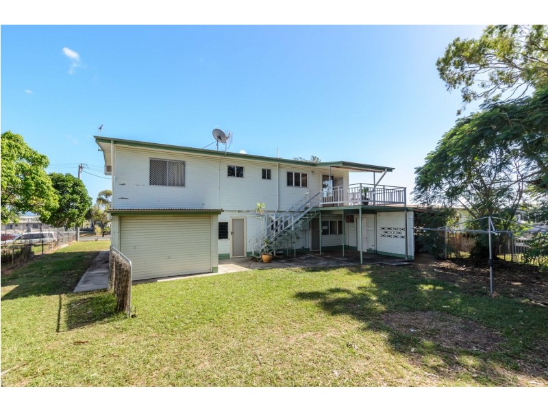 12 Barry Street, West Gladstone QLD 4680