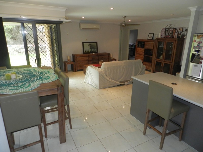 11 LARCOM RISE, West Gladstone QLD 4680