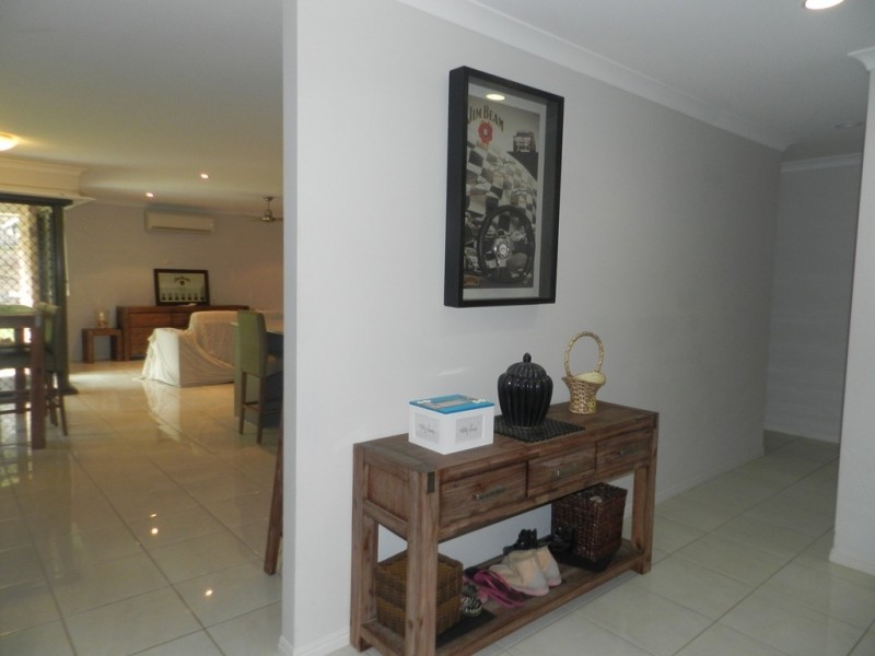 11 LARCOM RISE, West Gladstone QLD 4680