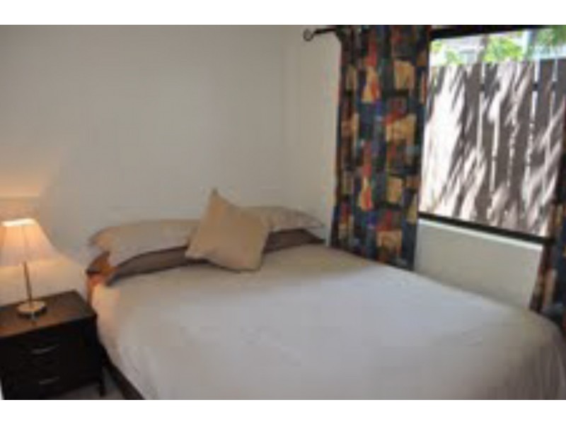5 253 AUCKLAND STREET, South Gladstone QLD 4680