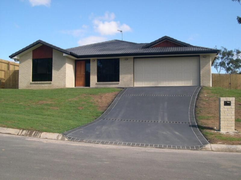 8 Skyline Drive, Gladstone QLD 4680