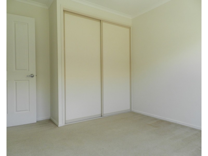 8 Skyline Drive, Gladstone QLD 4680