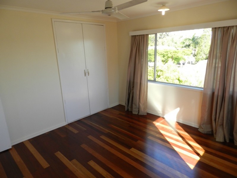 21 Cook Street, West Gladstone QLD 4680