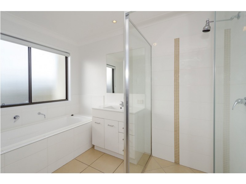 21 Windjana Court, New Auckland QLD 4680