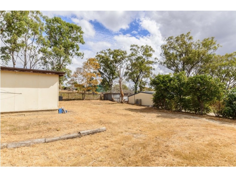 41 Balfour St, Mount Larcom QLD 4695
