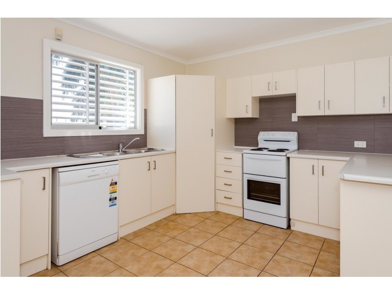 33 Busteed Street, West Gladstone QLD 4680