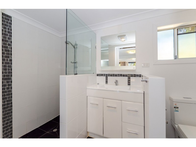 24 Douglas Ave, Sun Valley QLD 4680