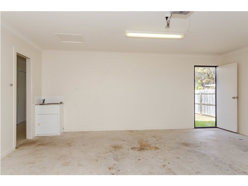 5 Melaleuca Place, Glen Eden QLD 4680