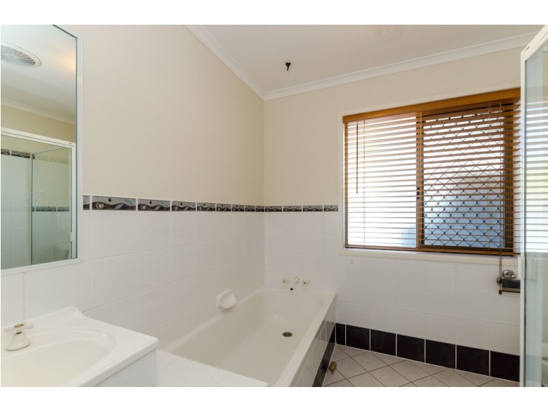 13 Winnecke Road, Tannum Sands QLD 4680