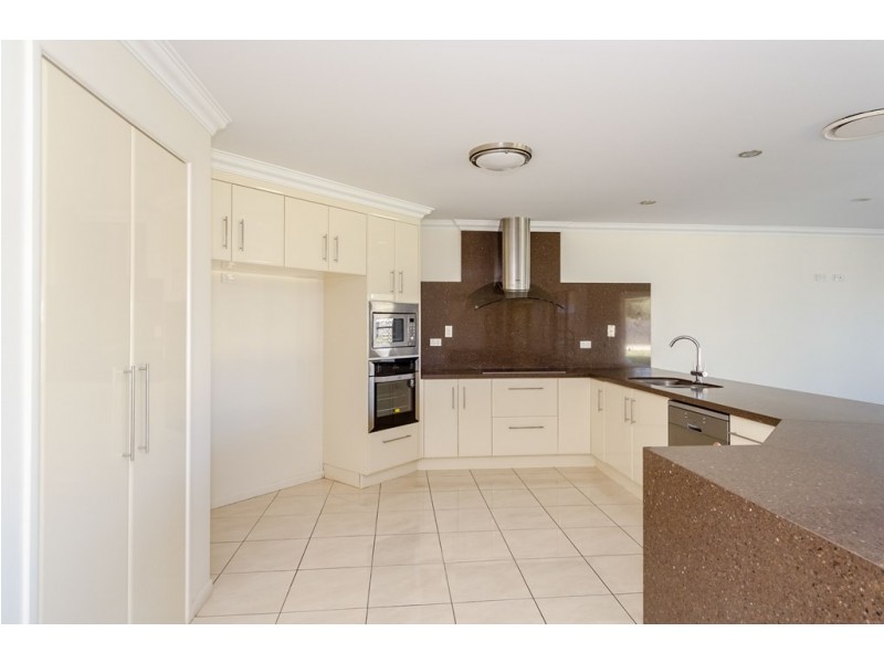 26 PARKSVILLE DRIVE, New Auckland QLD 4680