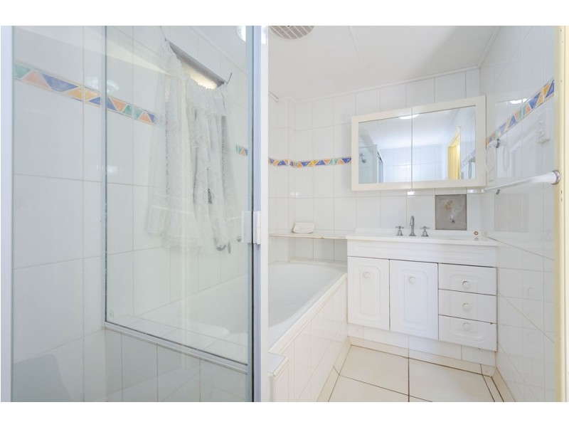 12 Geraldine Street, West Gladstone QLD 4680