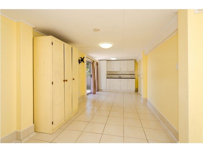 12 Geraldine Street, West Gladstone QLD 4680