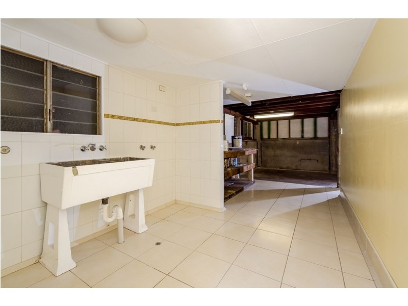 12 Geraldine Street, West Gladstone QLD 4680
