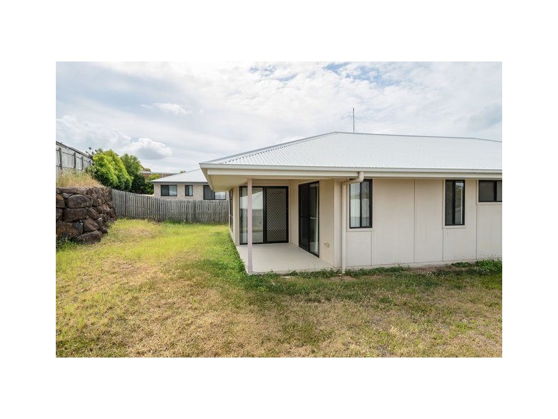 5 STONEYBROOK DRIVE, Glen Eden QLD 4680