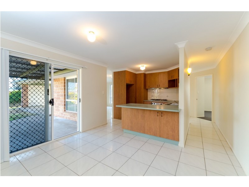 14 Craigmoor Court, New Auckland QLD 4680