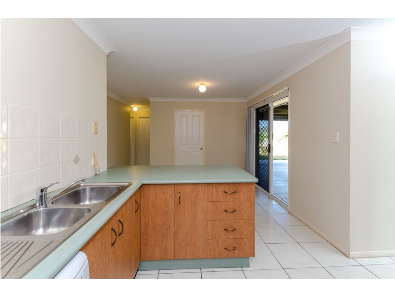 14 Craigmoor Court, New Auckland QLD 4680