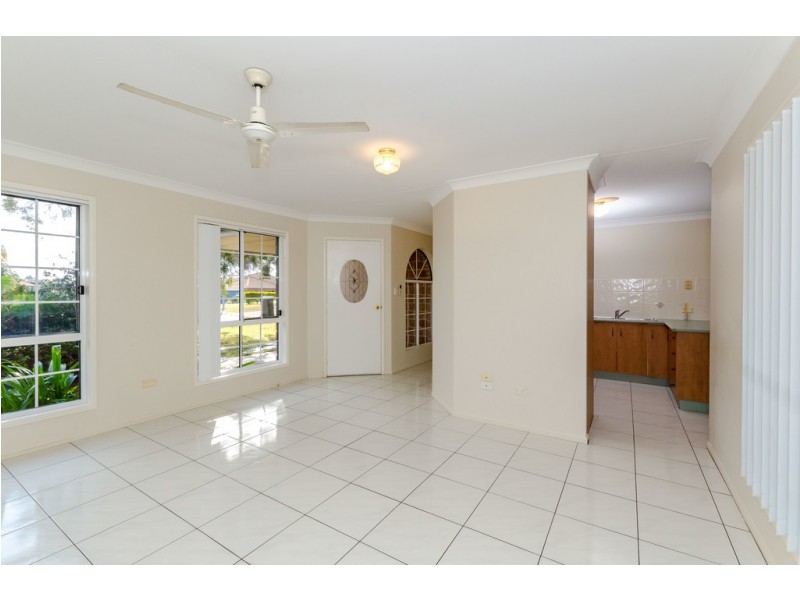 14 Craigmoor Court, New Auckland QLD 4680