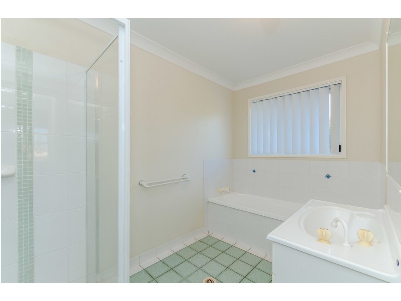 14 Craigmoor Court, New Auckland QLD 4680