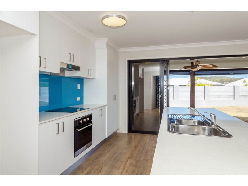 17 BELLBIRD CIRCUIT, New Auckland QLD 4680