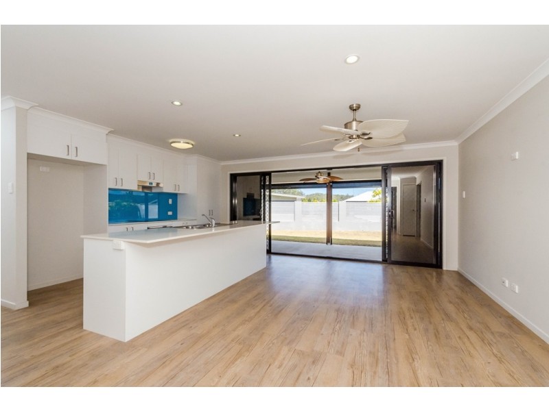 17 BELLBIRD CIRCUIT, New Auckland QLD 4680