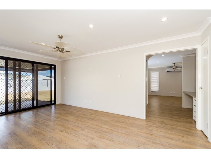 17 BELLBIRD CIRCUIT, New Auckland QLD 4680