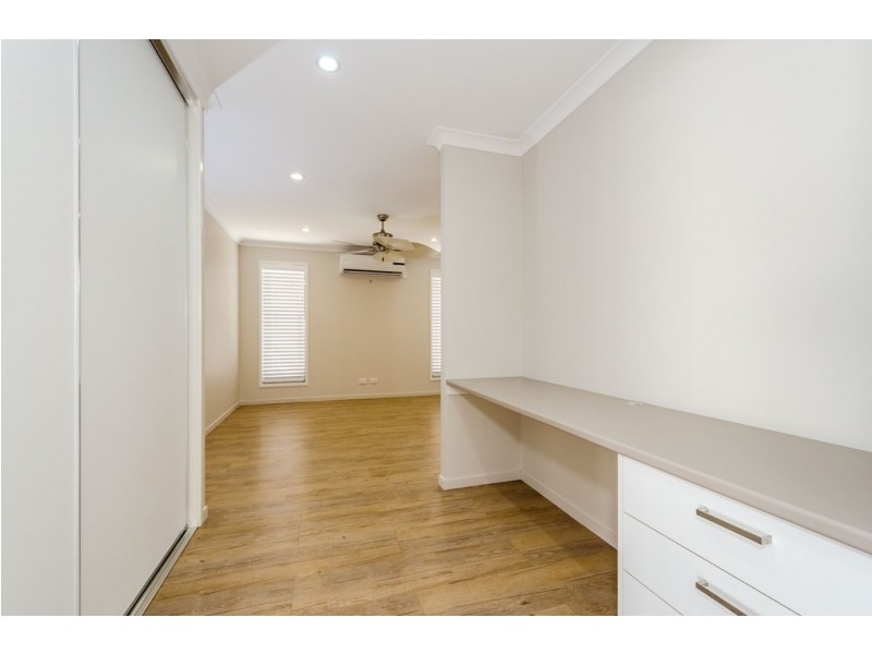 17 BELLBIRD CIRCUIT, New Auckland QLD 4680