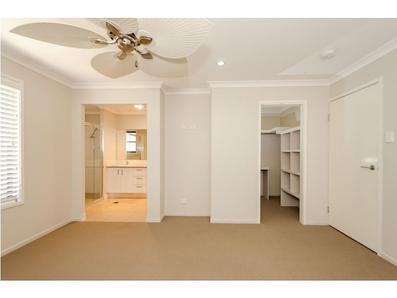 17 BELLBIRD CIRCUIT, New Auckland QLD 4680
