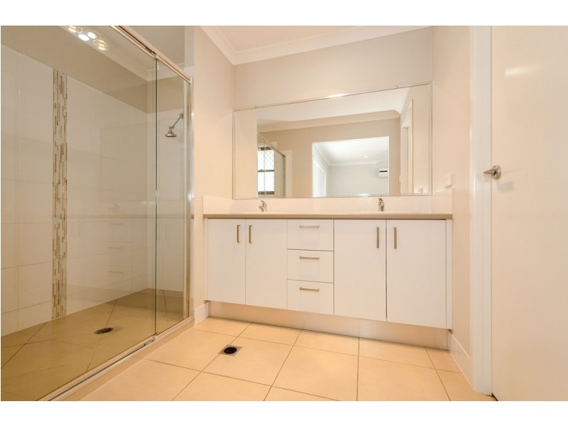 17 BELLBIRD CIRCUIT, New Auckland QLD 4680