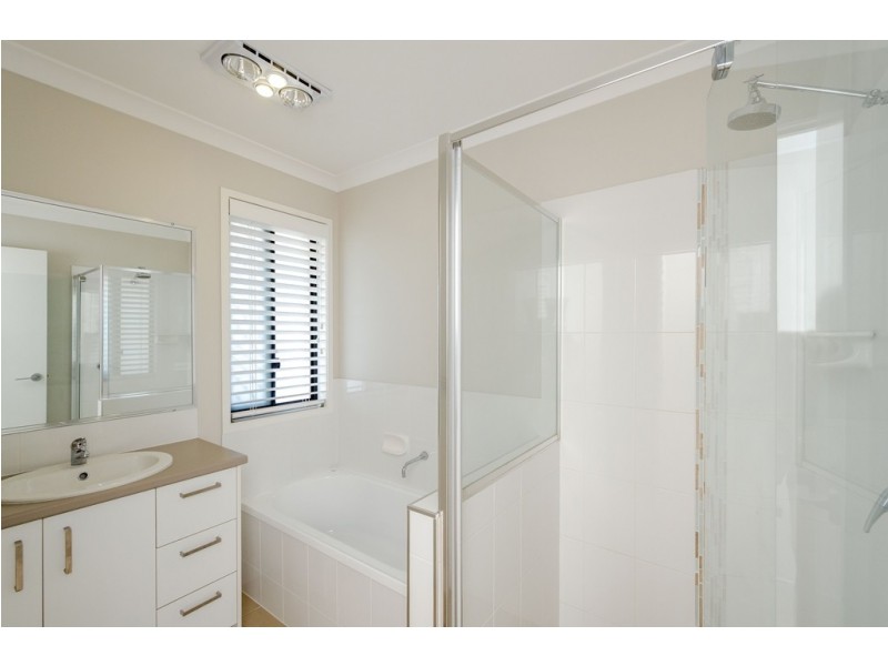 17 BELLBIRD CIRCUIT, New Auckland QLD 4680