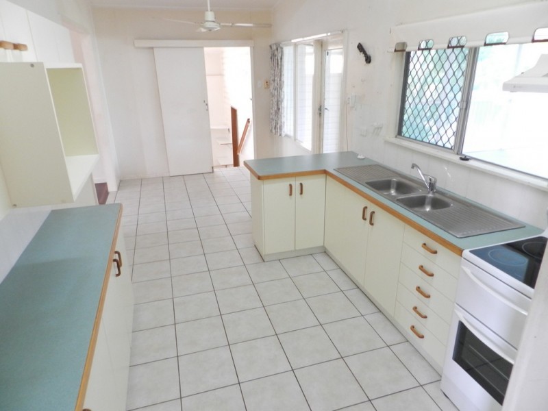 12 AILSA STREET, West Gladstone QLD 4680