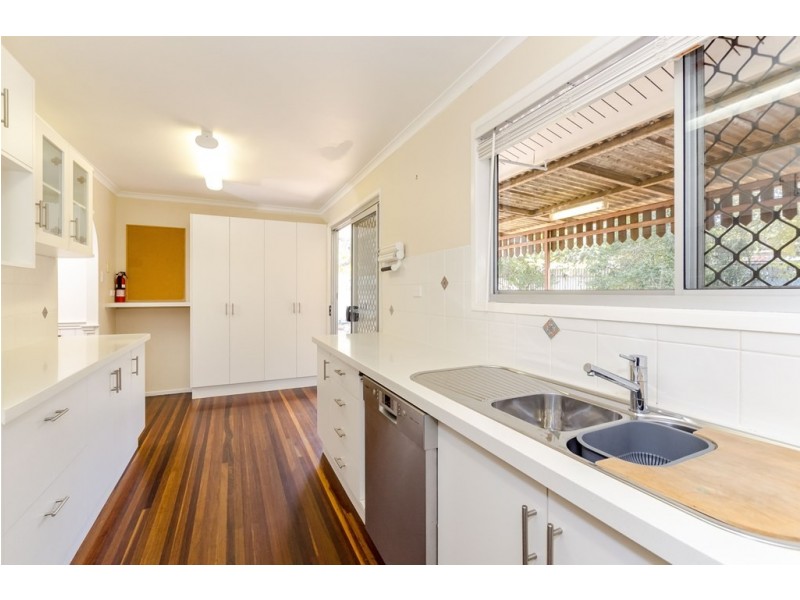 1 Banksia Street, Boyne Island QLD 4680