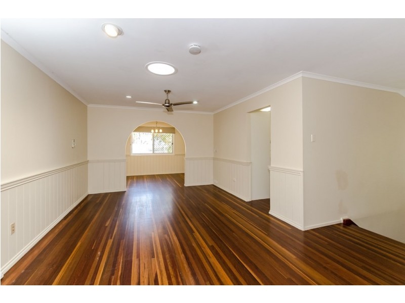 1 Banksia Street, Boyne Island QLD 4680
