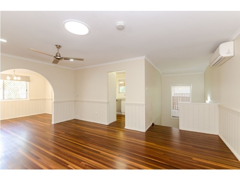 1 Banksia Street, Boyne Island QLD 4680