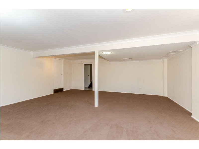 1 Banksia Street, Boyne Island QLD 4680