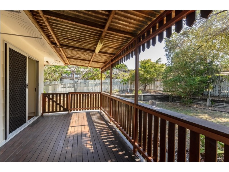 1 Banksia Street, Boyne Island QLD 4680