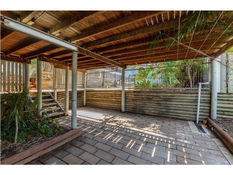 1 Banksia Street, Boyne Island QLD 4680
