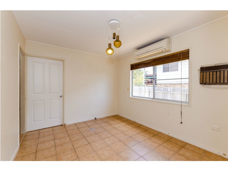 6 Wilson Street, New Auckland QLD 4680