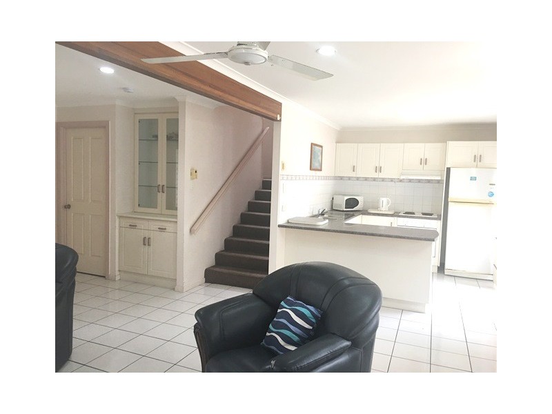 1/6 View Street, West Gladstone QLD 4680