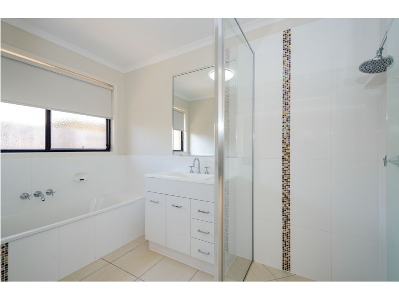 8 Hatfree Court, Calliope QLD 4680