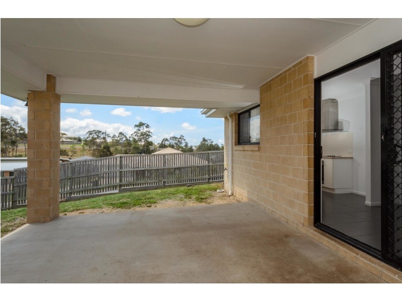 5 Takoko Place, Kirkwood QLD 4680