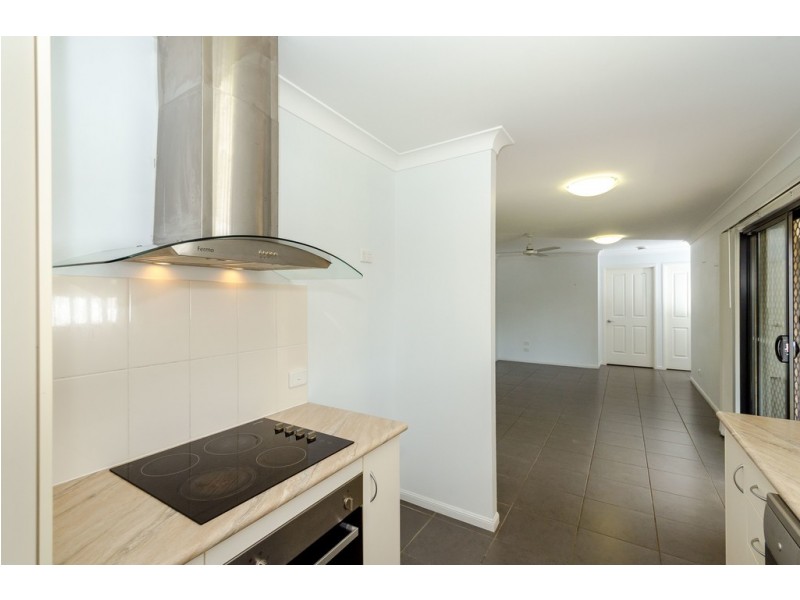 5 Takoko Place, Kirkwood QLD 4680