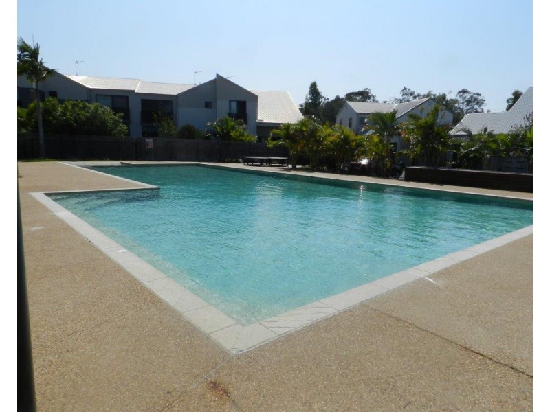 16/1 Michel Place, Telina QLD 4680