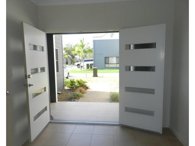 16/1 Michel Place, Telina QLD 4680